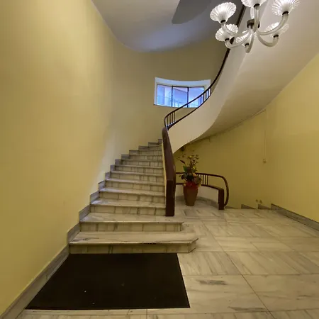 Opera Et - 200m Dall'arena Con Convenzione Per Parcheggio E Colazione In Pasticceria Adiacente 3*