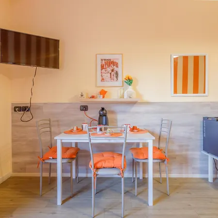 Opera Et - 200m Dall'arena Con Convenzione Per Parcheggio E Colazione In Pasticceria Adiacente ゲストハウス