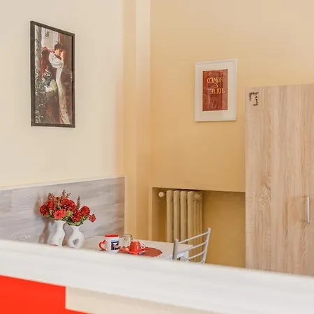 Opera Et - 200m Dall'arena Con Convenzione Per Parcheggio E Colazione In Pasticceria Adiacente ヴェローナ