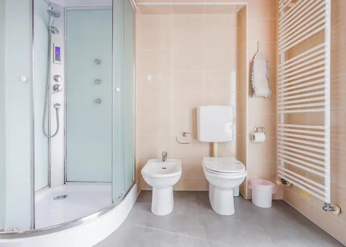 Opera Et - 200m Dall'arena Con Convenzione Per Parcheggio E Colazione In Pasticceria Adiacente 게스트하우스