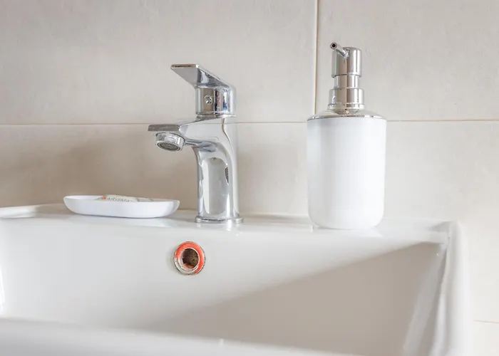 Opera Et - 200m Dall'arena Con Convenzione Per Parcheggio E Colazione In Pasticceria Adiacente 게스트하우스 베로나