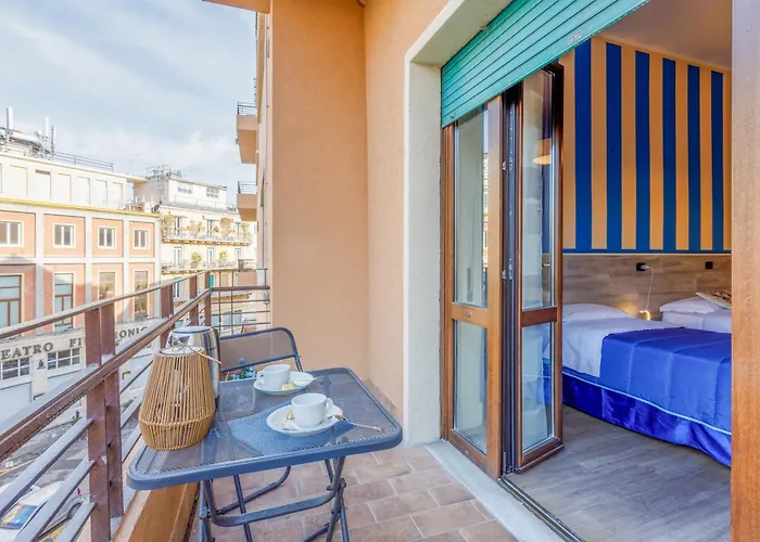 Opera Et - 200m Dall'arena Con Convenzione Per Parcheggio E Colazione In Pasticceria Adiacente 3* 베로나