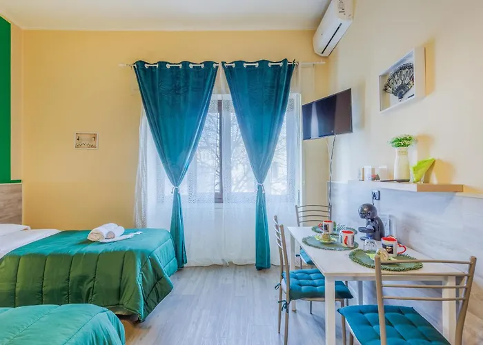 Opera Et - 200m Dall'arena Con Convenzione Per Parcheggio E Colazione In Pasticceria Adiacente 게스트하우스 3*