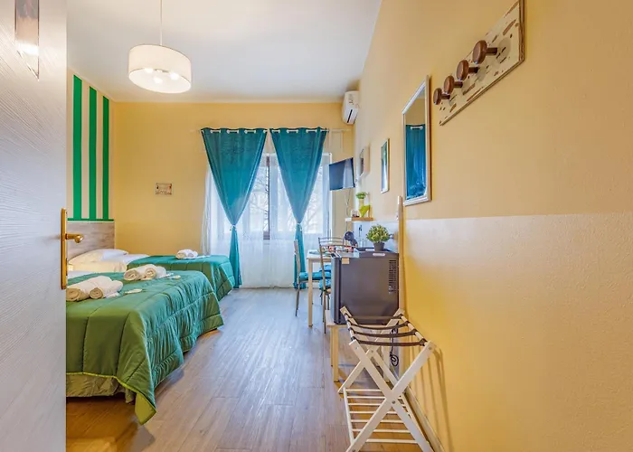 Opera Et - 200m Dall'arena Con Convenzione Per Parcheggio E Colazione In Pasticceria Adiacente 베로나