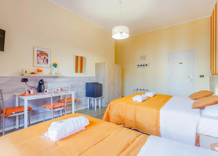 Opera Et - 200m Dall'arena Con Convenzione Per Parcheggio E Colazione In Pasticceria Adiacente 게스트하우스 베로나