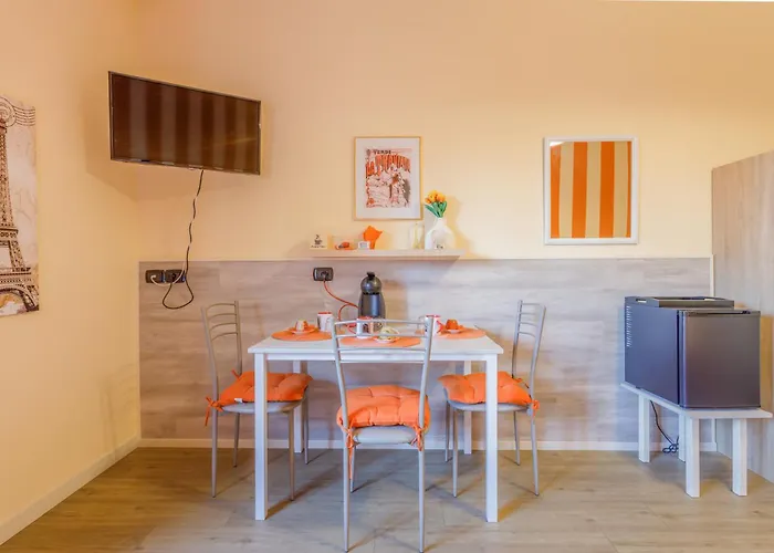 Opera Et - 200m Dall'arena Con Convenzione Per Parcheggio E Colazione In Pasticceria Adiacente 게스트하우스