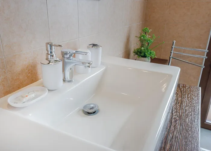 Opera Et - 200m Dall'arena Con Convenzione Per Parcheggio E Colazione In Pasticceria Adiacente 게스트하우스