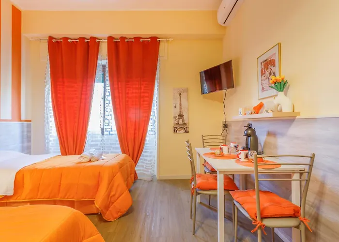 Opera Et - 200m Dall'arena Con Convenzione Per Parcheggio E Colazione In Pasticceria Adiacente 게스트하우스 베로나