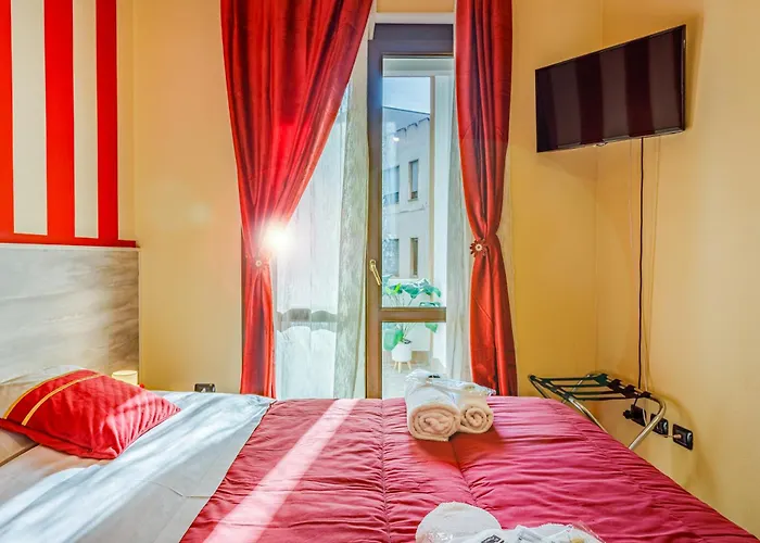 Opera Et - 200m Dall'arena Con Convenzione Per Parcheggio E Colazione In Pasticceria Adiacente 게스트하우스 베로나