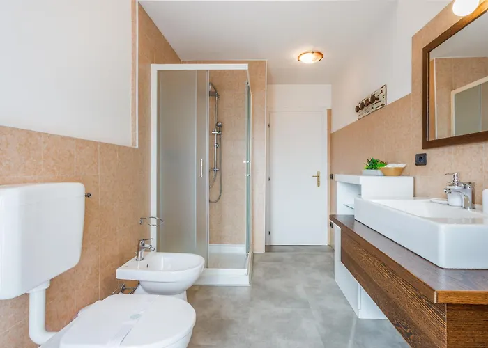 Opera Et - 200m Dall'arena Con Convenzione Per Parcheggio E Colazione In Pasticceria Adiacente 게스트하우스 3*