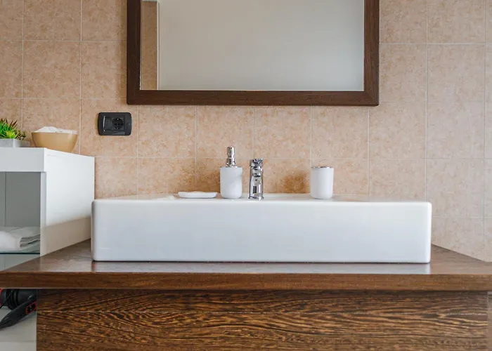 Opera Et - 200m Dall'arena Con Convenzione Per Parcheggio E Colazione In Pasticceria Adiacente 베로나